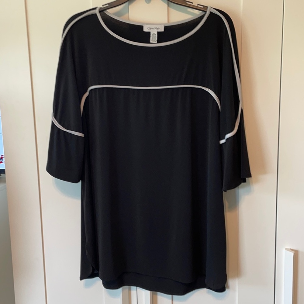 Calvin Klein polyester blouse with contrast piping